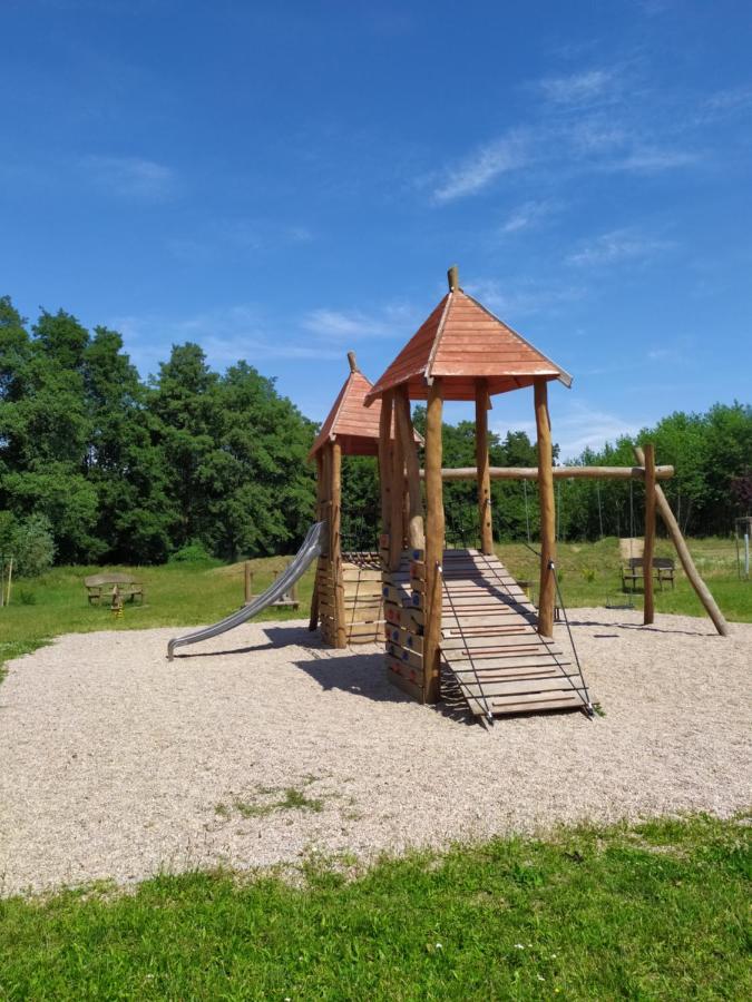 Cerna u BohdancePodkrovni Apartman V Prirode, Vhodny K Relaxaci I Na Sluzebni Cesty公寓 外观 照片