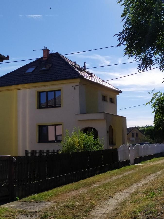 Cerna u BohdancePodkrovni Apartman V Prirode, Vhodny K Relaxaci I Na Sluzebni Cesty公寓 外观 照片